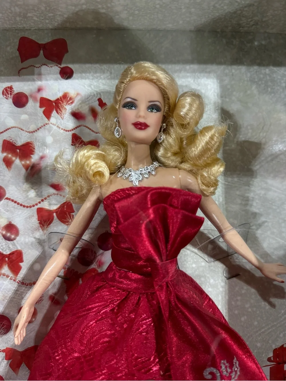 ✨ 2012 Holiday Barbie Doll Collector Edition NIB Never Removed Beautiful ✨